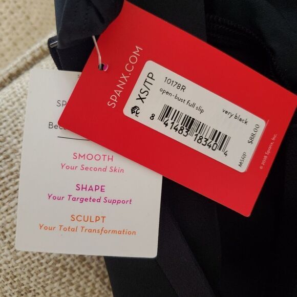 SPANX | *NEW* SmartGrip Open-Bust Full Slip - [XS, Very Black] - Picture 7 of 13